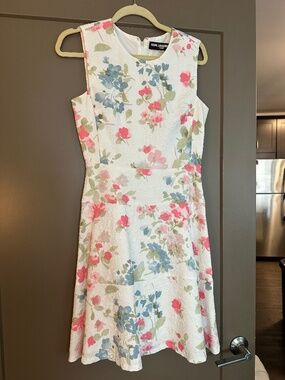Karl Lagerfeld Paris Floral Dress Size 2 White Pink Blue Knee Length